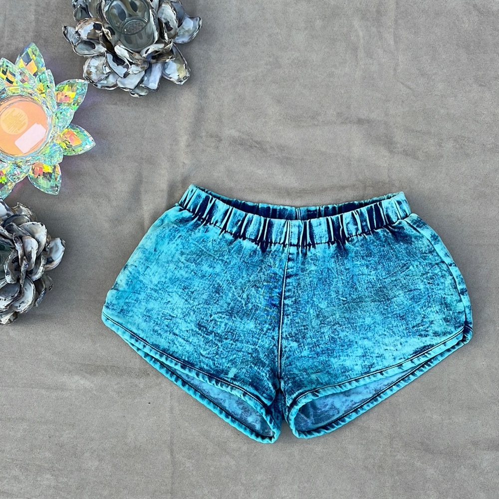 🎈Love Culture Green Blue Powder Wash Girls Booty Shorts - M (W 22)
